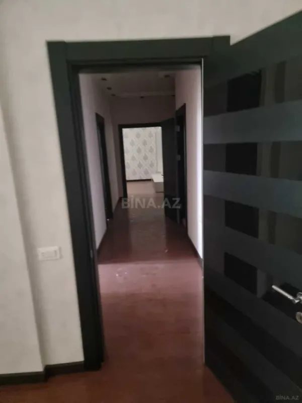 Satılır 3 otaqlı mənzil 153 m²