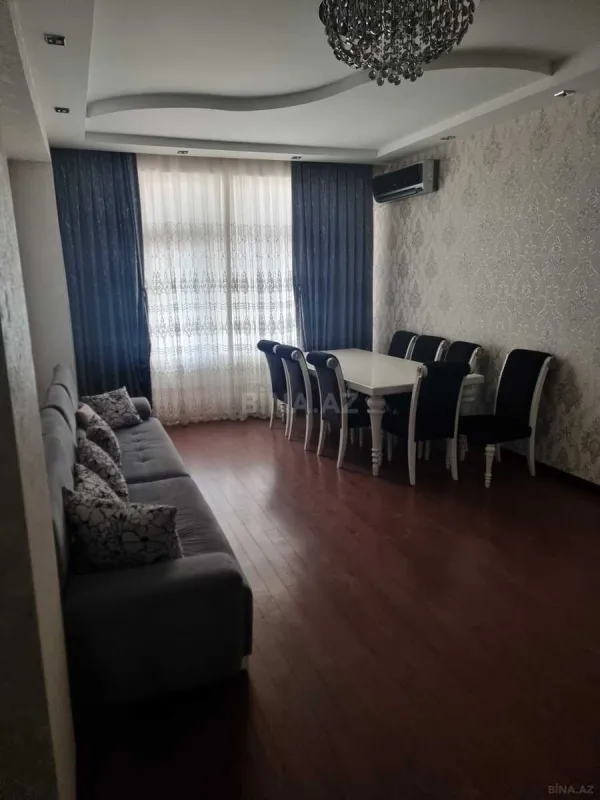 Satılır 3 otaqlı mənzil 153 m²