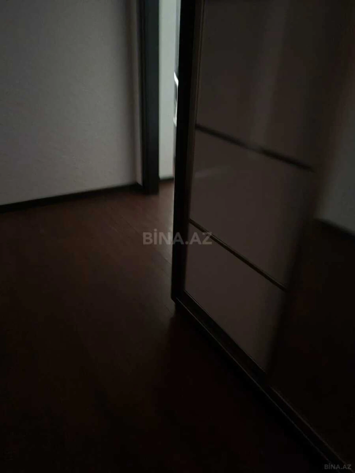 Satılır 3 otaqlı mənzil 153 m²