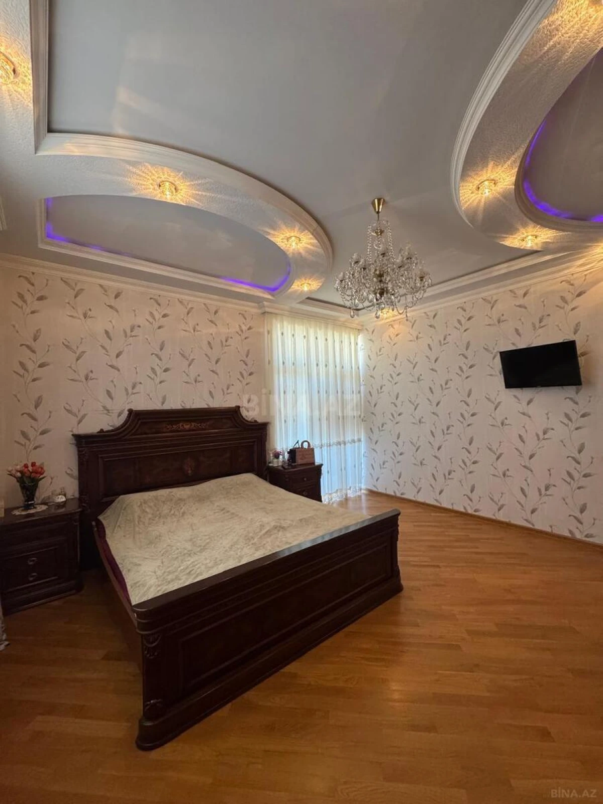 Satılır 3 otaqlı mənzil 138 m²