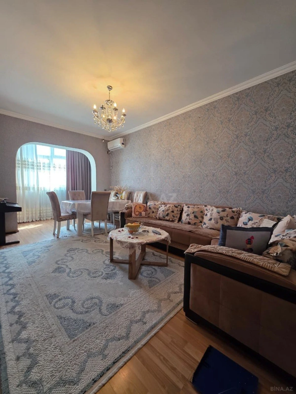 Satılır 4 otaqlı mənzil 120 m²