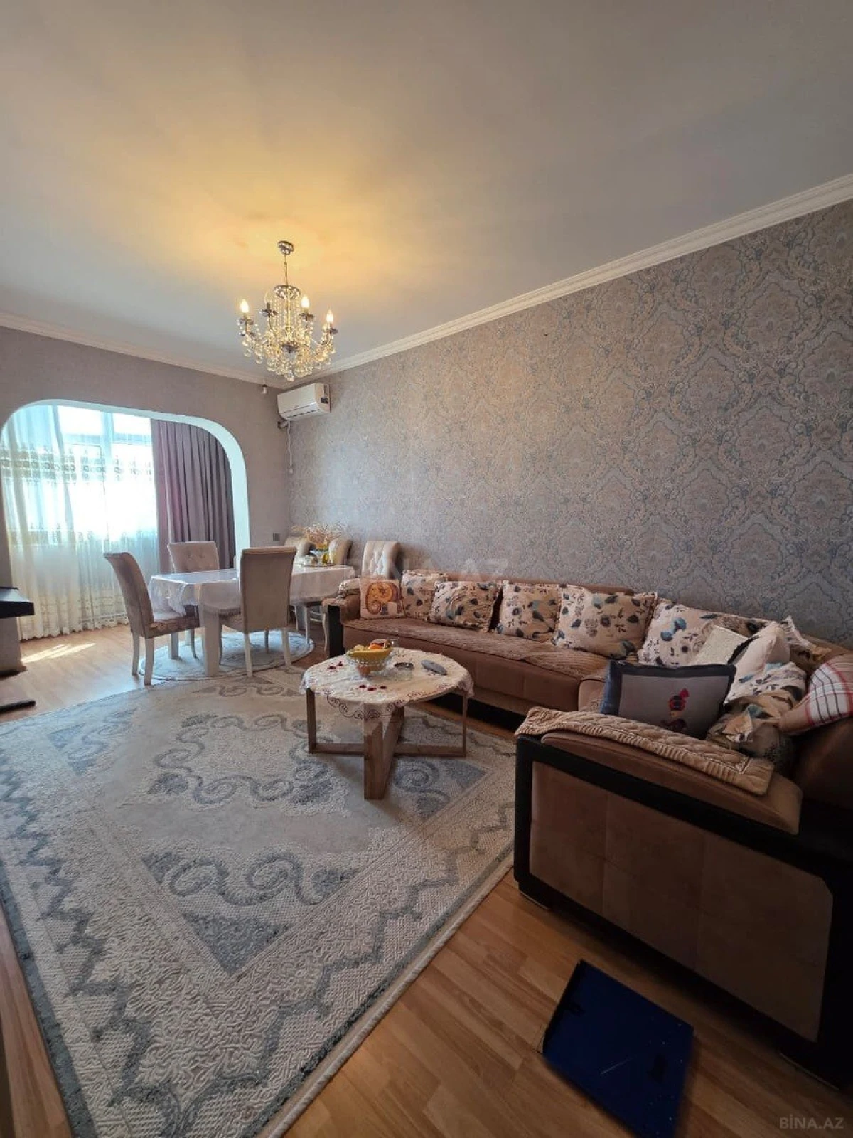 Satılır 4 otaqlı mənzil 120 m²