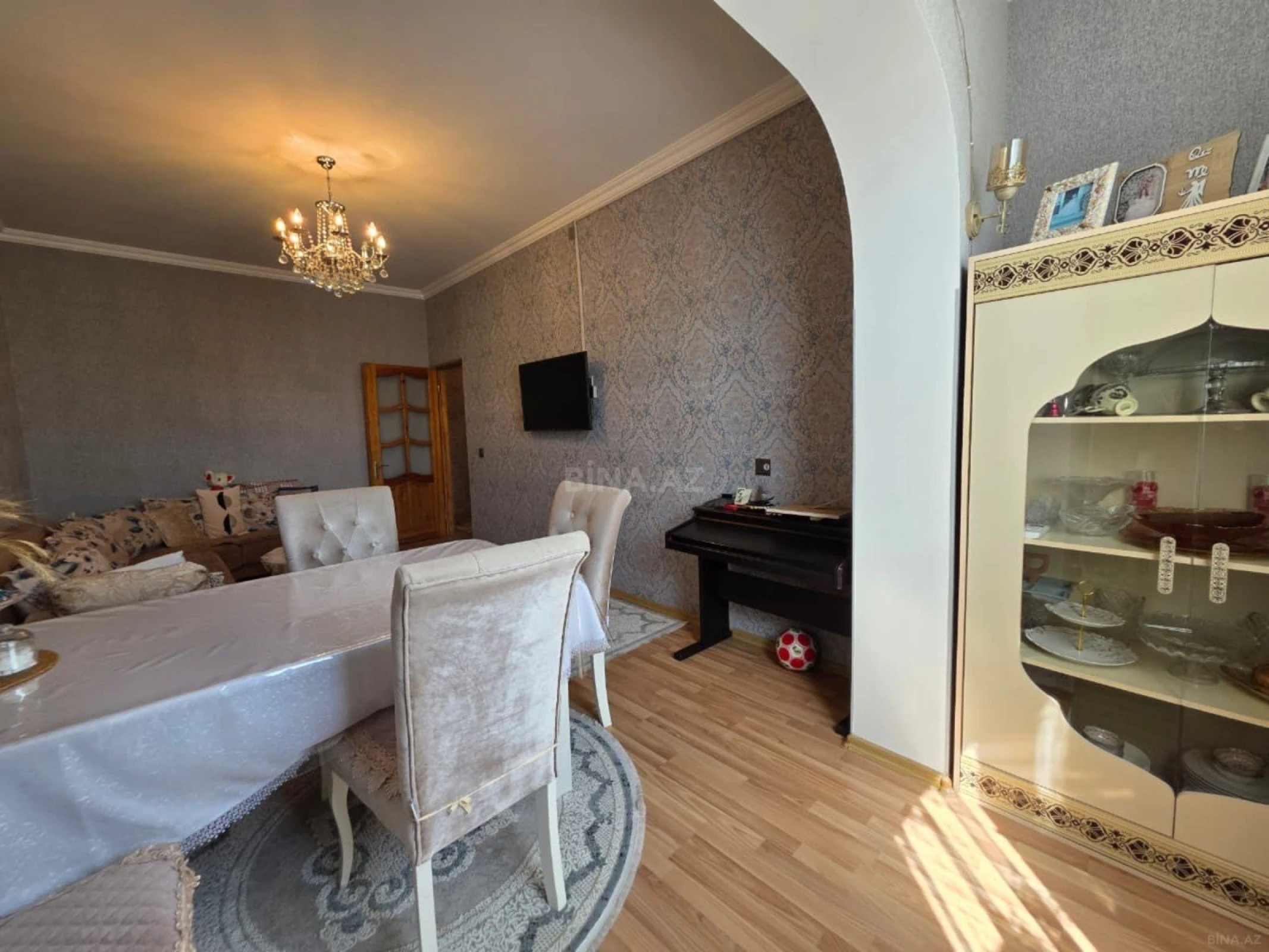 Satılır 4 otaqlı mənzil 120 m²