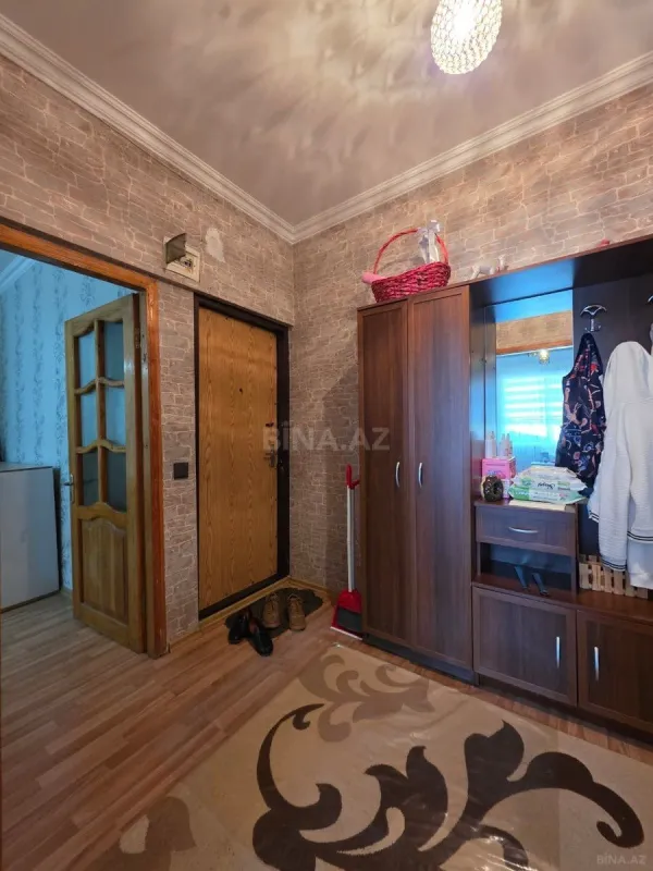 Satılır 4 otaqlı mənzil 120 m²