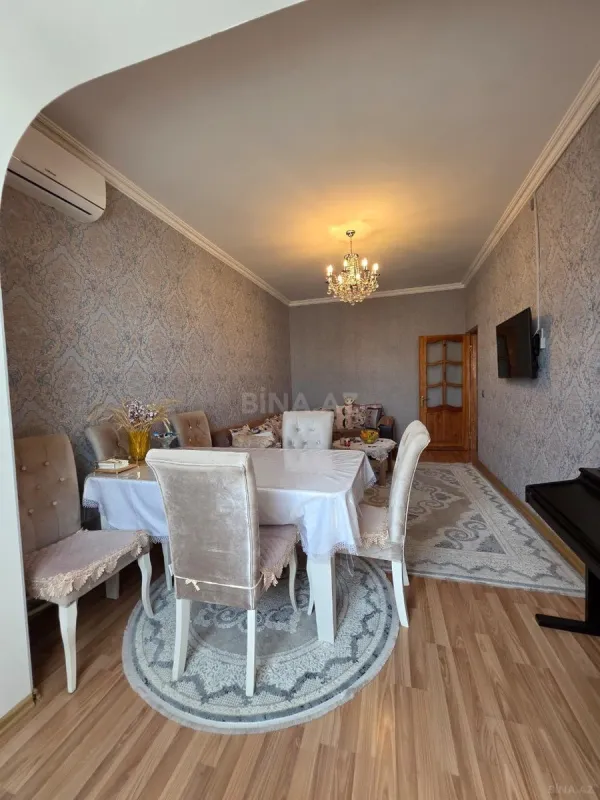 Satılır 4 otaqlı mənzil 120 m²