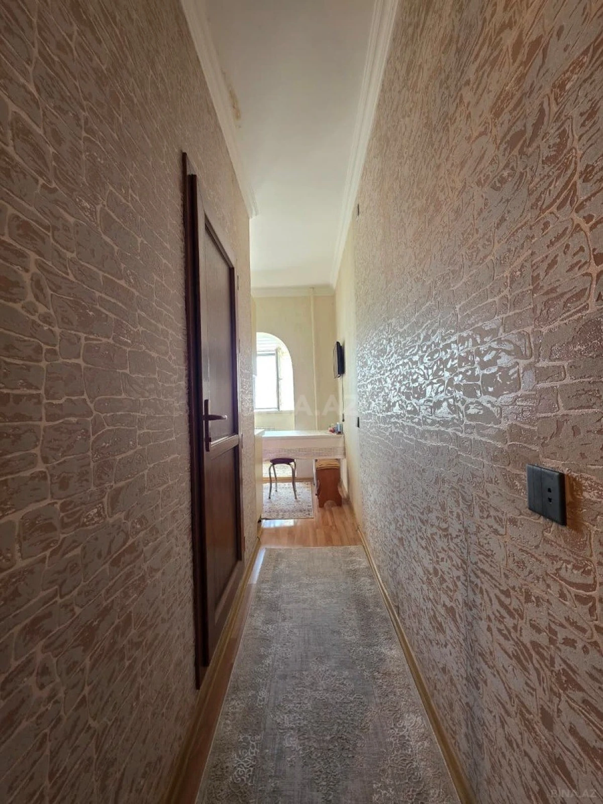 Satılır 4 otaqlı mənzil 120 m²