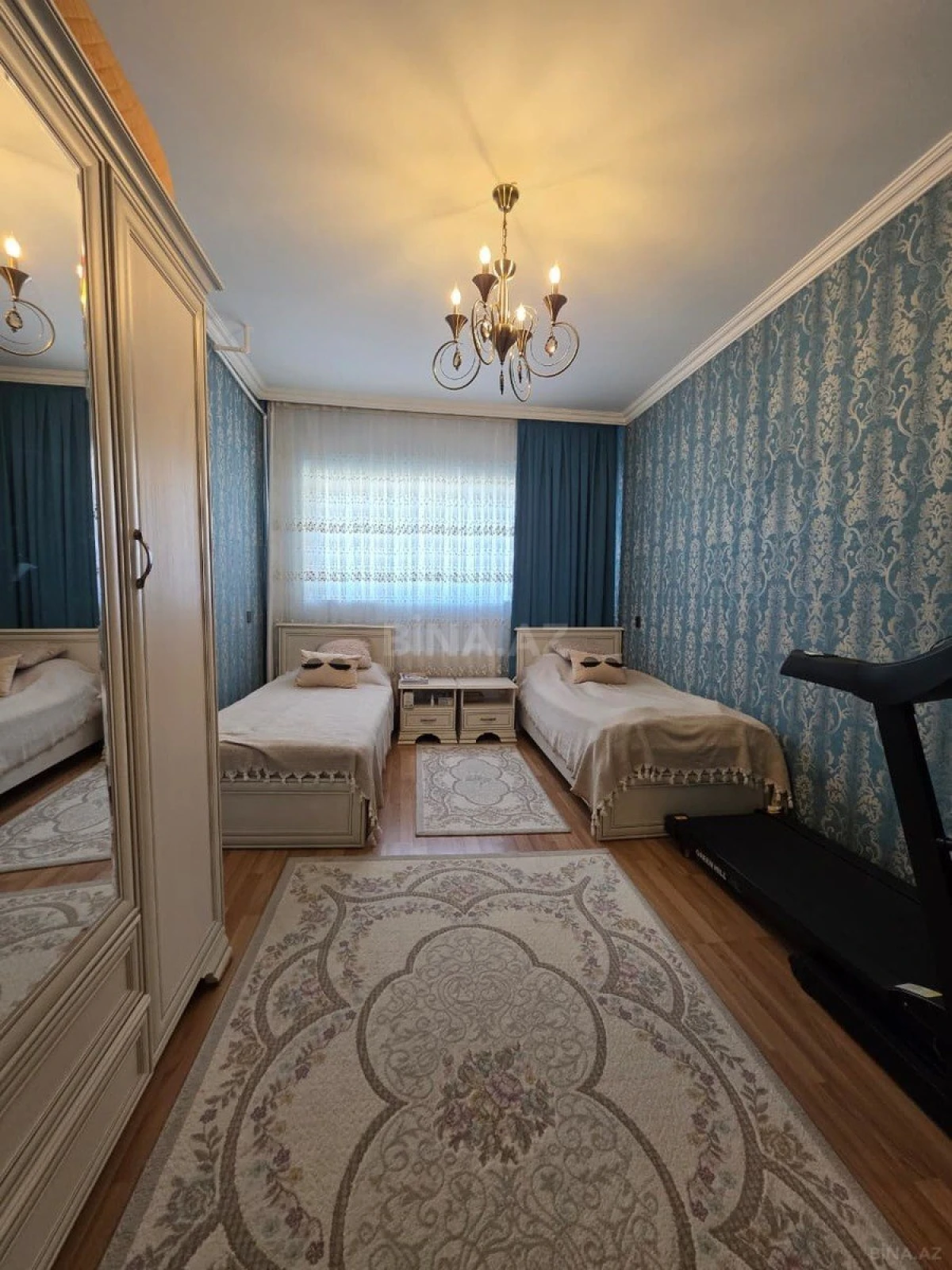 Satılır 4 otaqlı mənzil 120 m²