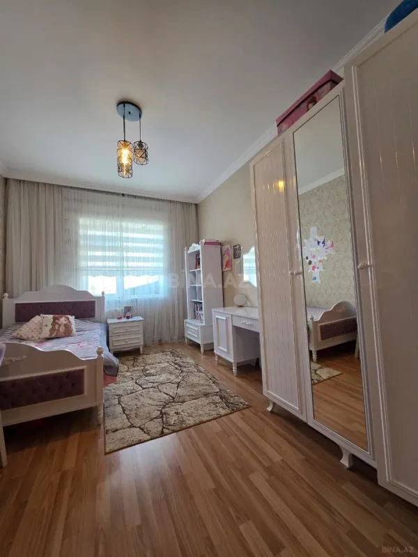 Satılır 4 otaqlı mənzil 120 m²