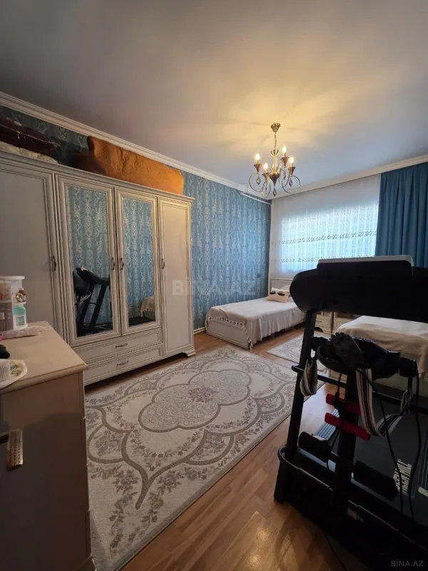 Satılır 4 otaqlı mənzil 120 m²