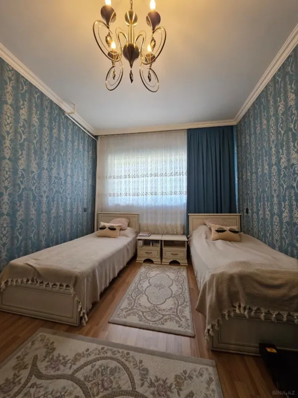 Satılır 4 otaqlı mənzil 120 m²