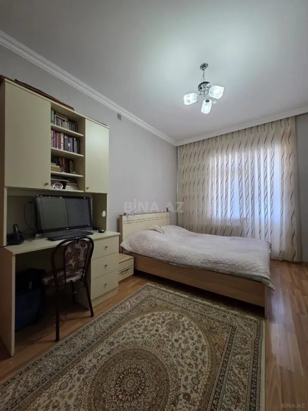 Satılır 4 otaqlı mənzil 120 m²