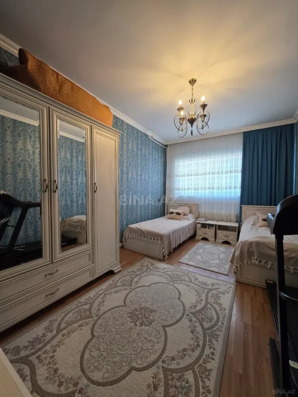 Satılır 4 otaqlı mənzil 120 m²