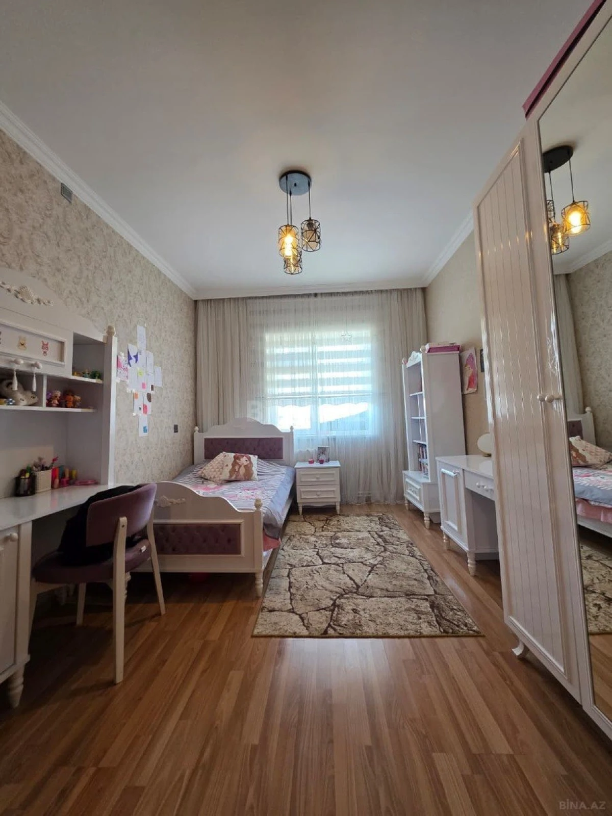 Satılır 4 otaqlı mənzil 120 m²