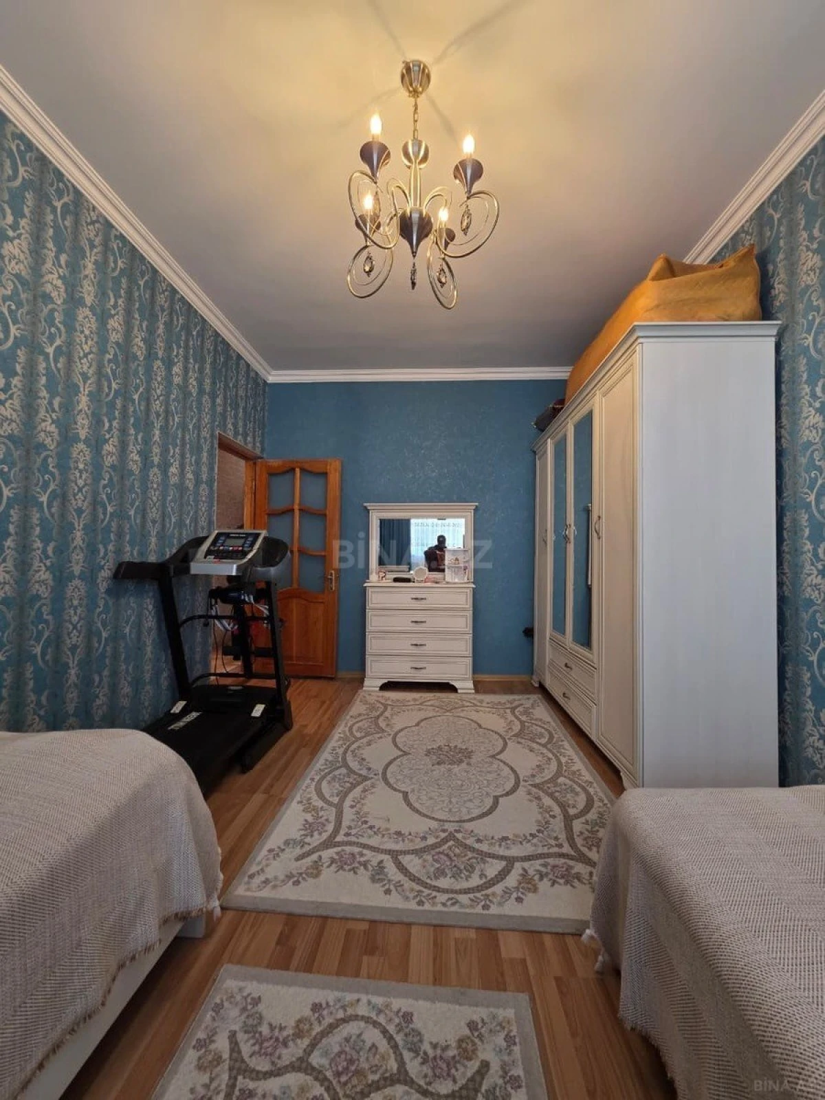 Satılır 4 otaqlı mənzil 120 m²