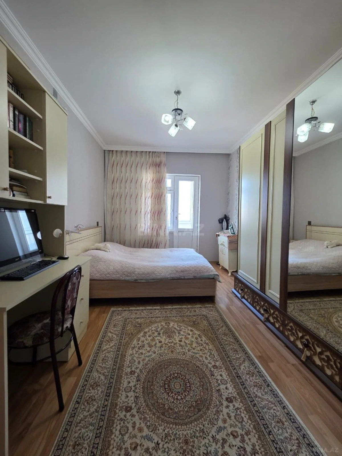 Satılır 4 otaqlı mənzil 120 m²