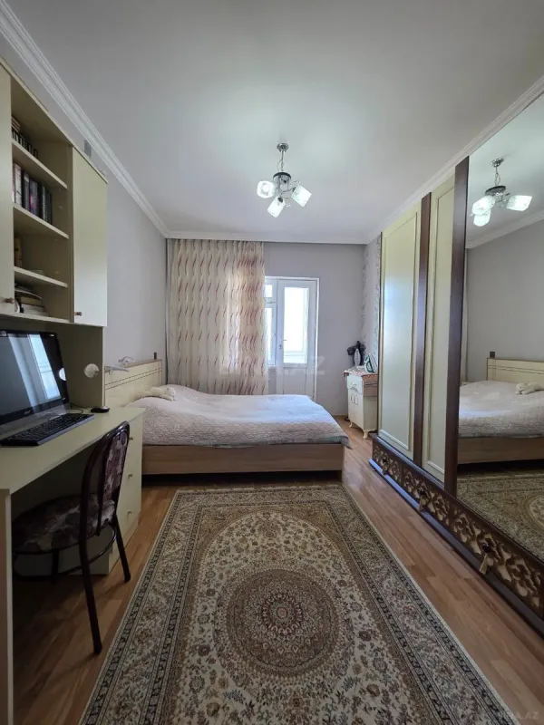 Satılır 4 otaqlı mənzil 120 m²