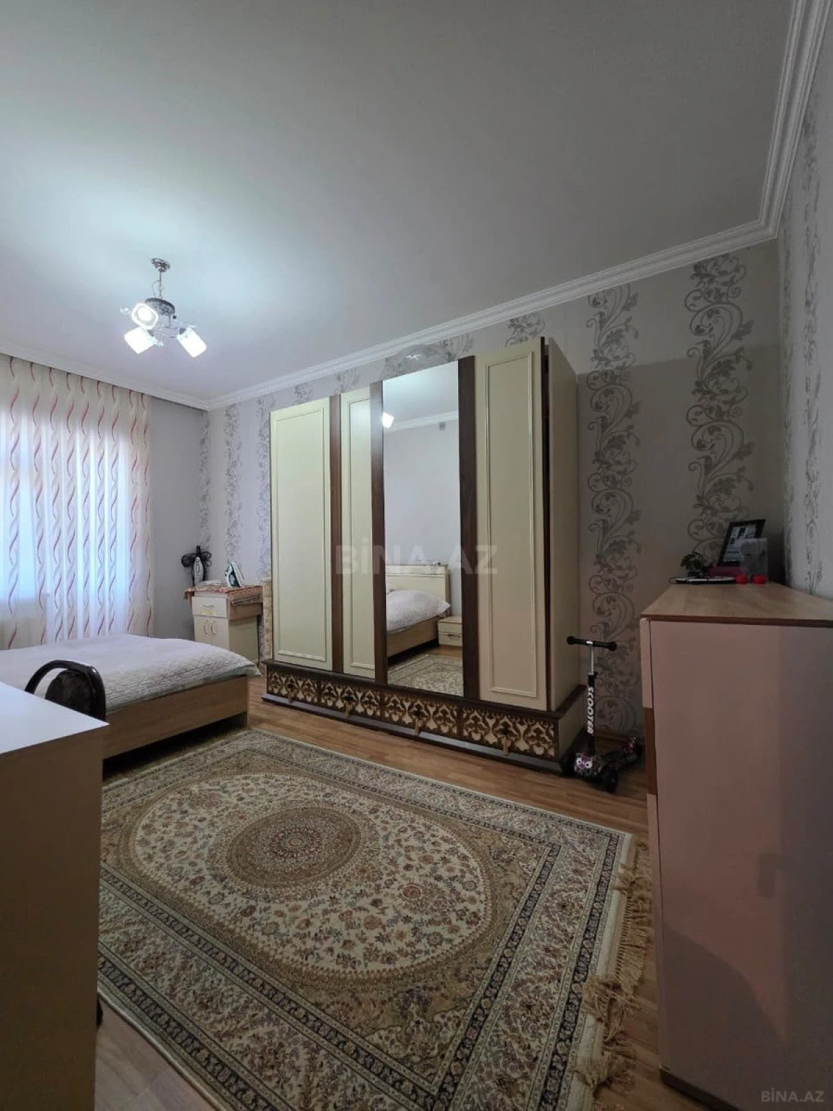 Satılır 4 otaqlı mənzil 120 m²