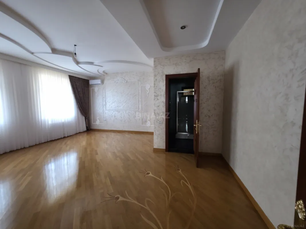 Satılır 6 otaqlı həyət evi 543 m²