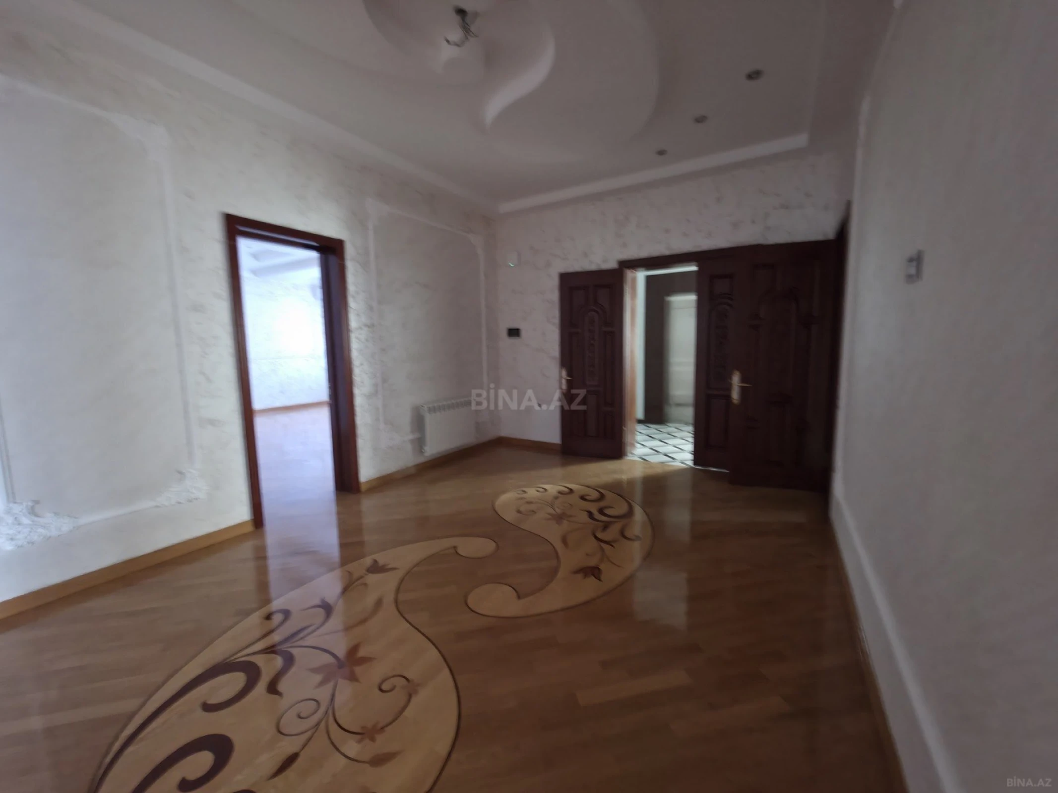 Satılır 6 otaqlı həyət evi 543 m²