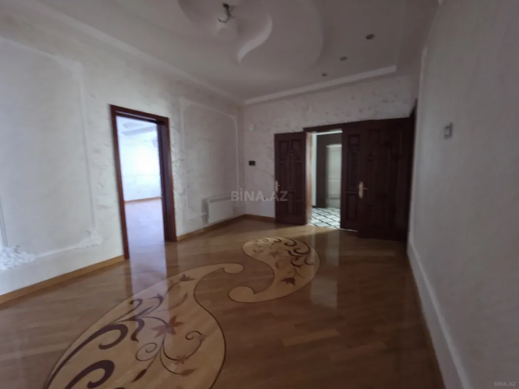 Satılır 6 otaqlı həyət evi 543 m²