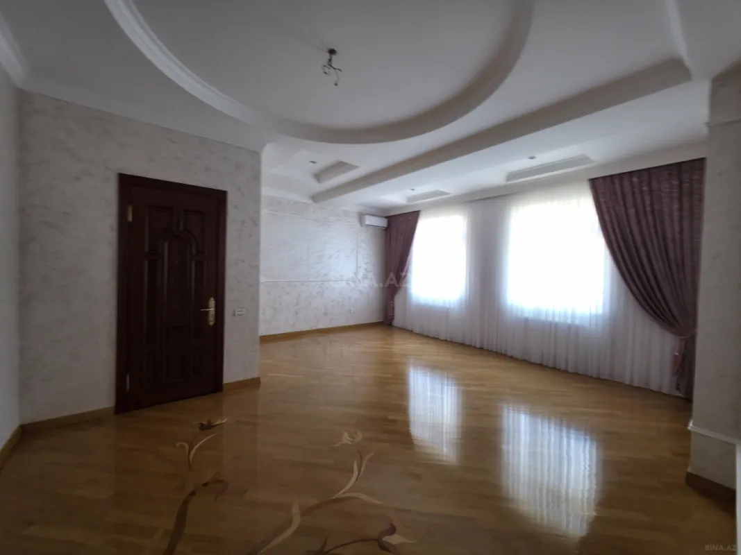 Satılır 6 otaqlı həyət evi 543 m²