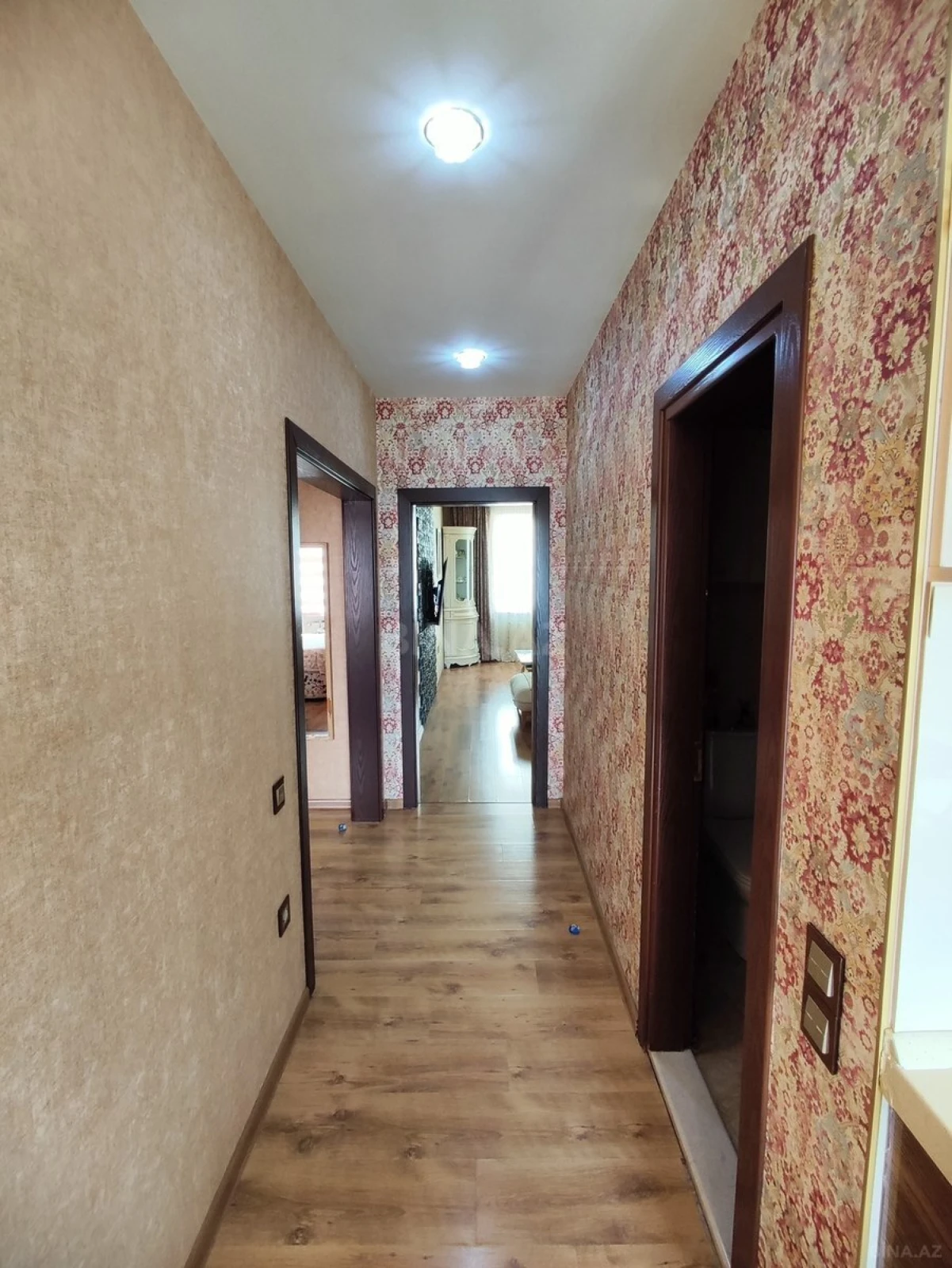 Satılır 3 otaqlı mənzil 82 m²