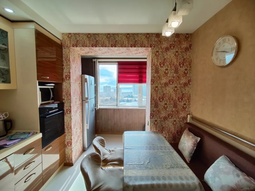 Satılır 3 otaqlı mənzil 82 m²