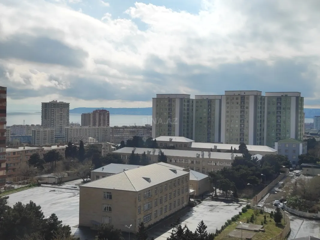 Satılır 3 otaqlı mənzil 82 m²