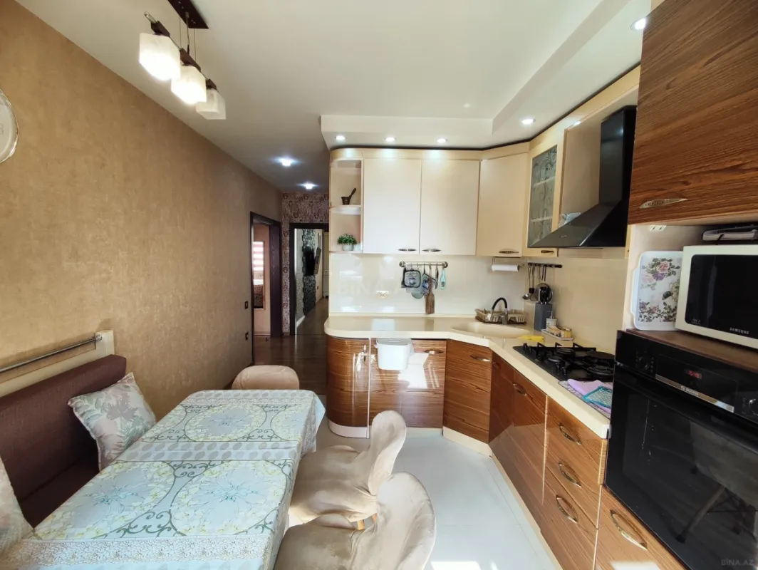 Satılır 3 otaqlı mənzil 82 m²