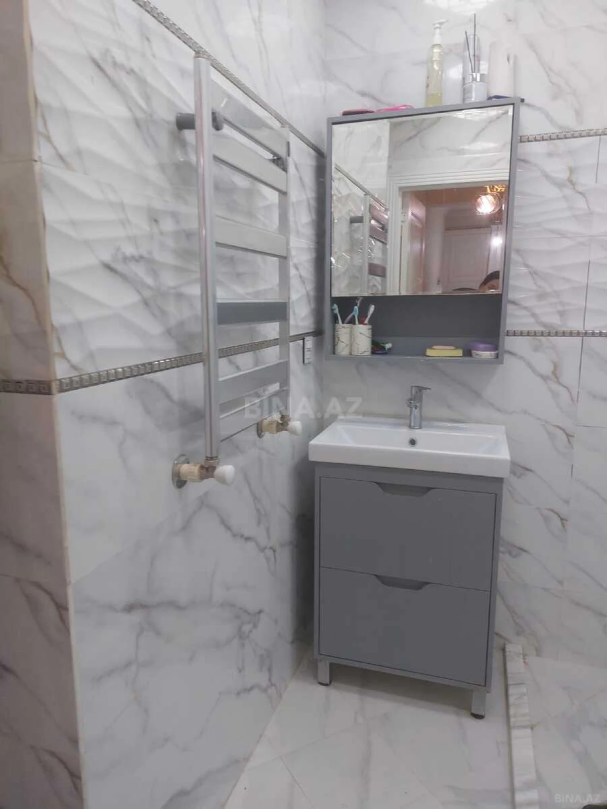 Satılır 2 otaqlı mənzil 74 m²