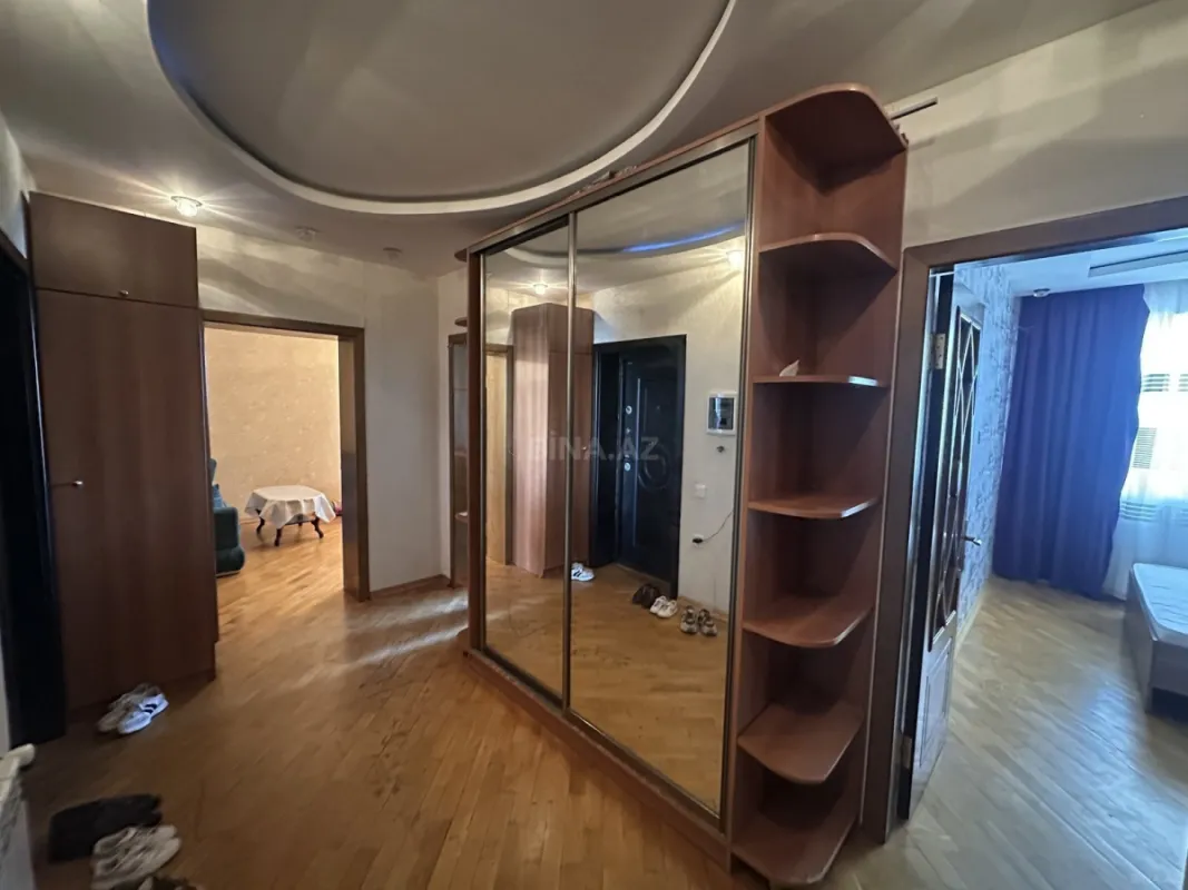 Kirayə verilir 2 otaqlı mənzil 75 m²