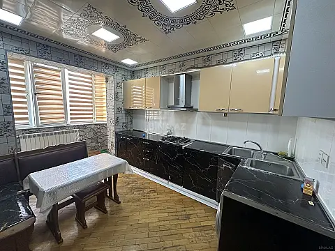 Kirayə verilir 2 otaqlı mənzil 75 m²