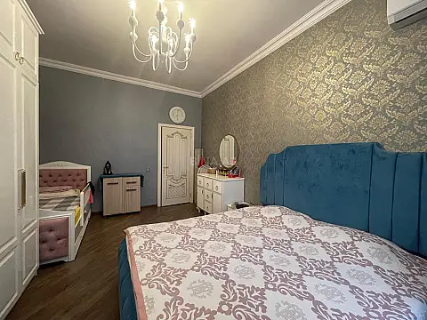 Satılır 2 otaqlı mənzil 96 m²