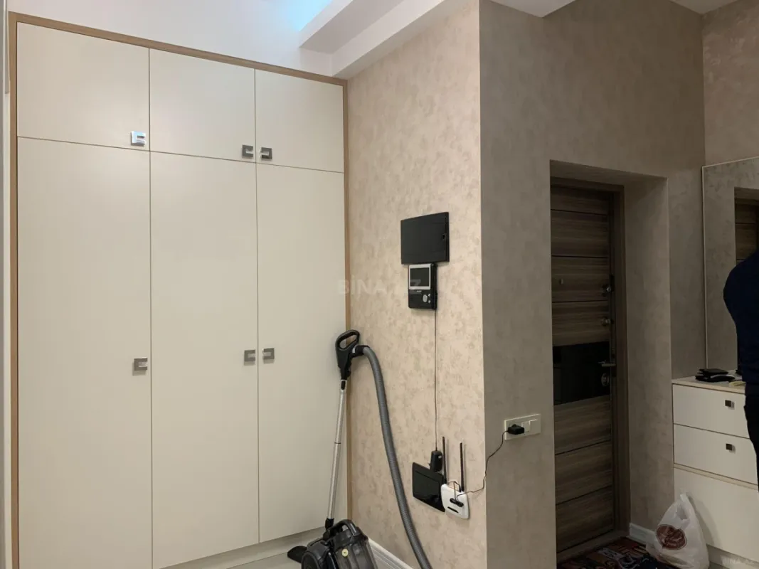 Satılır 2 otaqlı mənzil 68 m²