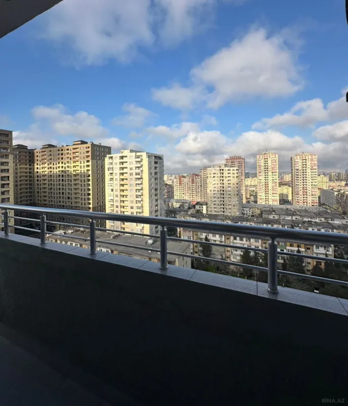 Satılır 2 otaqlı mənzil 68 m²