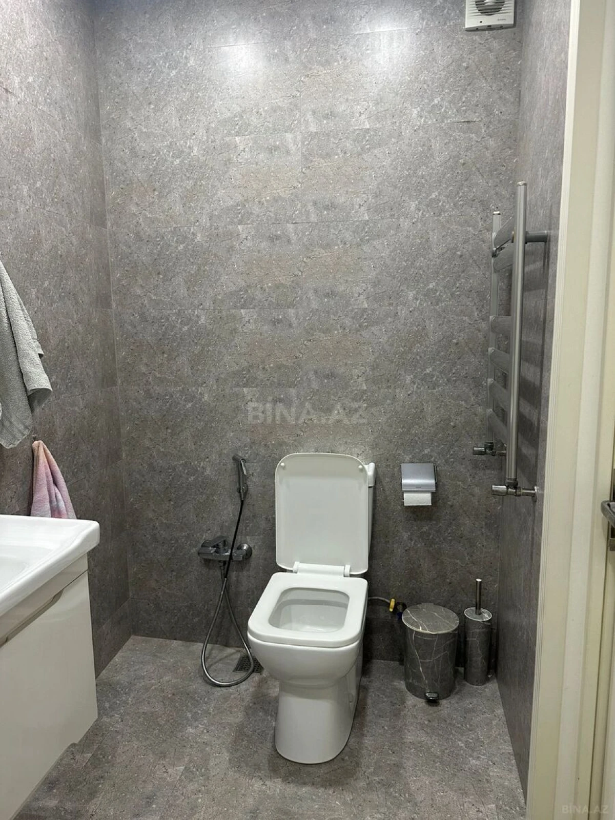 Satılır 2 otaqlı mənzil 68 m²