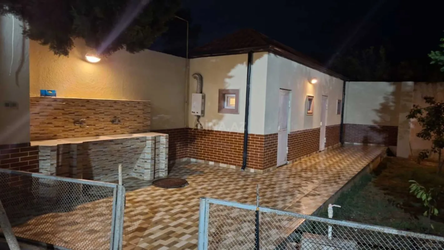 Satılır 4 otaqlı həyət evi 155 m²