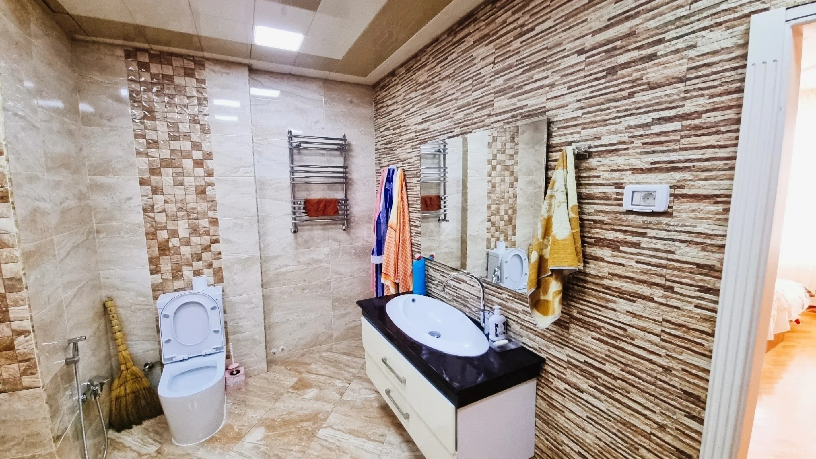 Satılır 4 otaqlı mənzil 132 m²