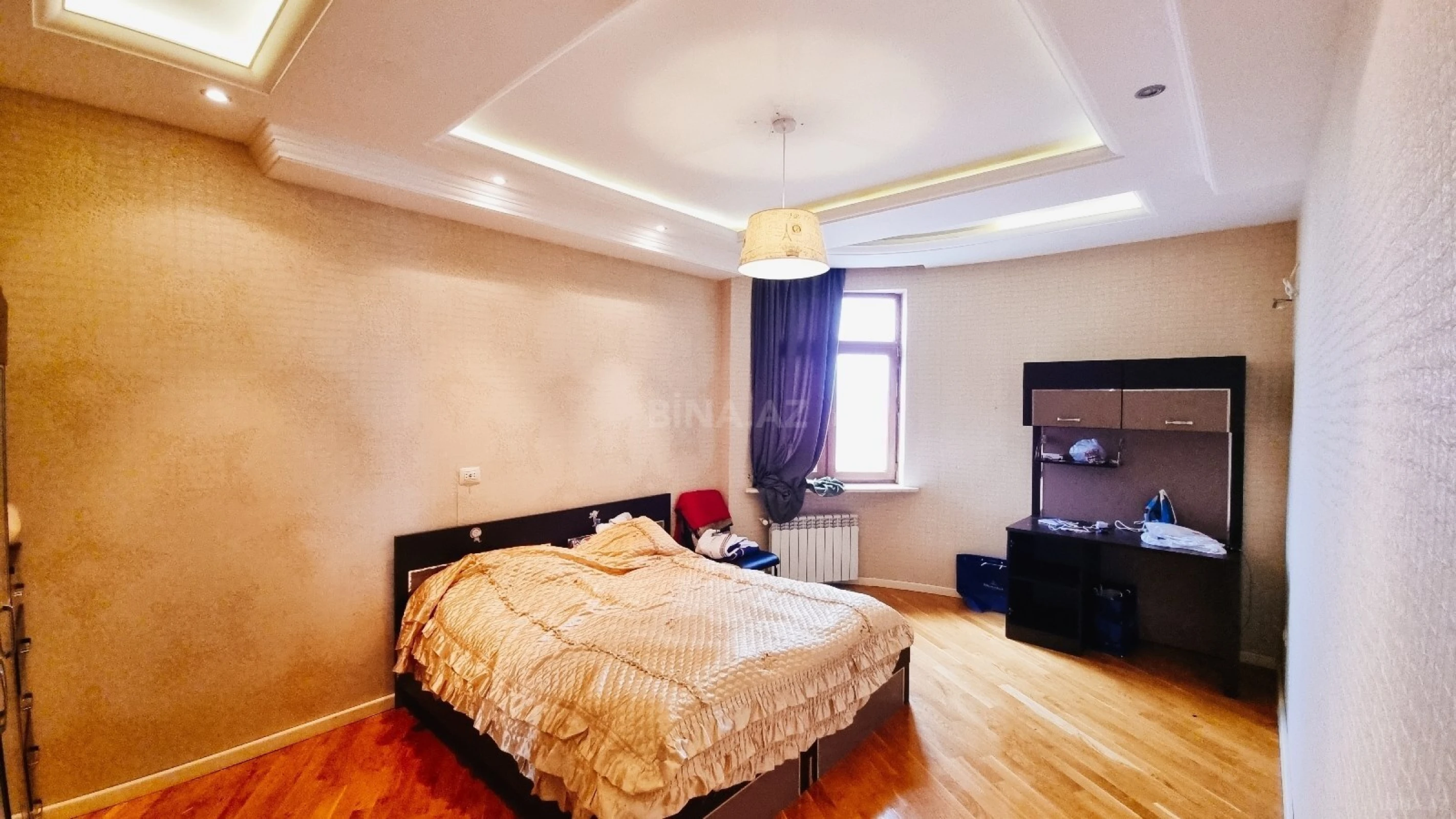 Satılır 4 otaqlı mənzil 132 m²