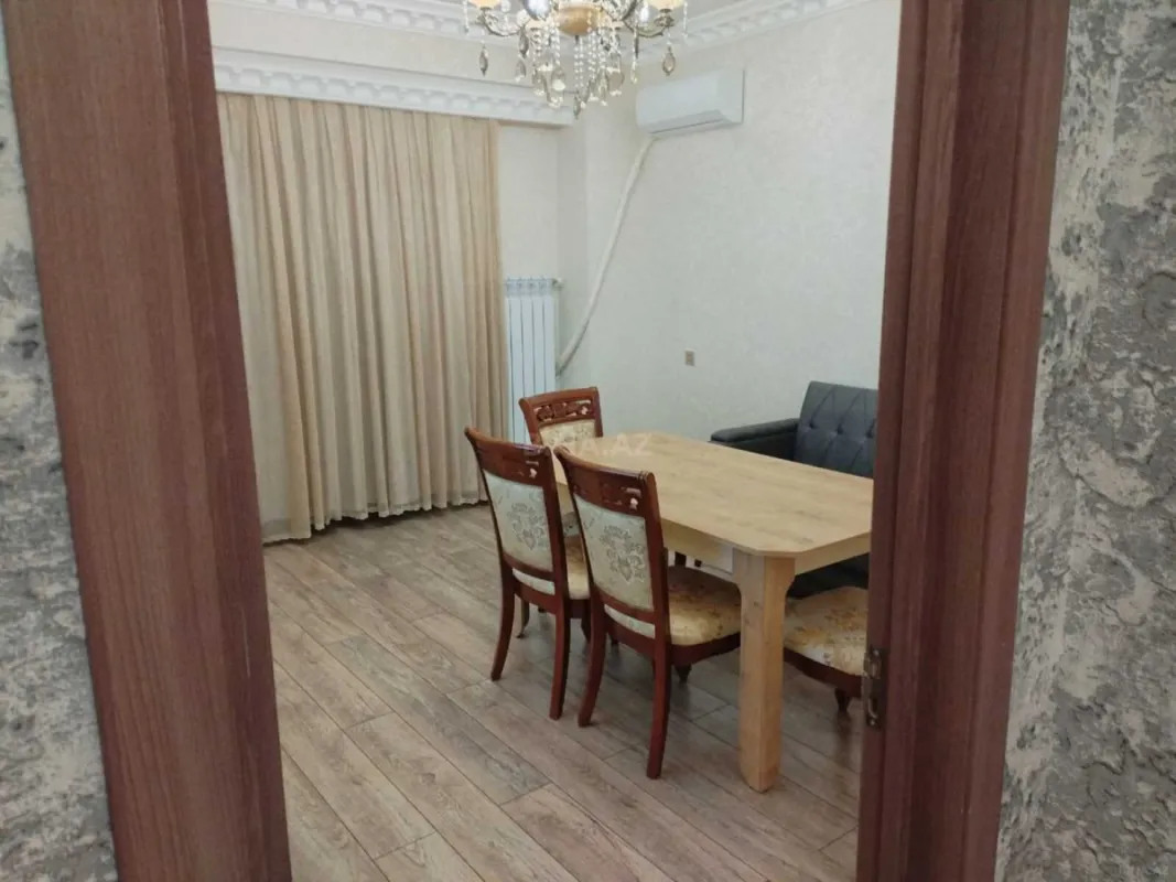 Kirayə verilir 2 otaqlı mənzil 70 m²