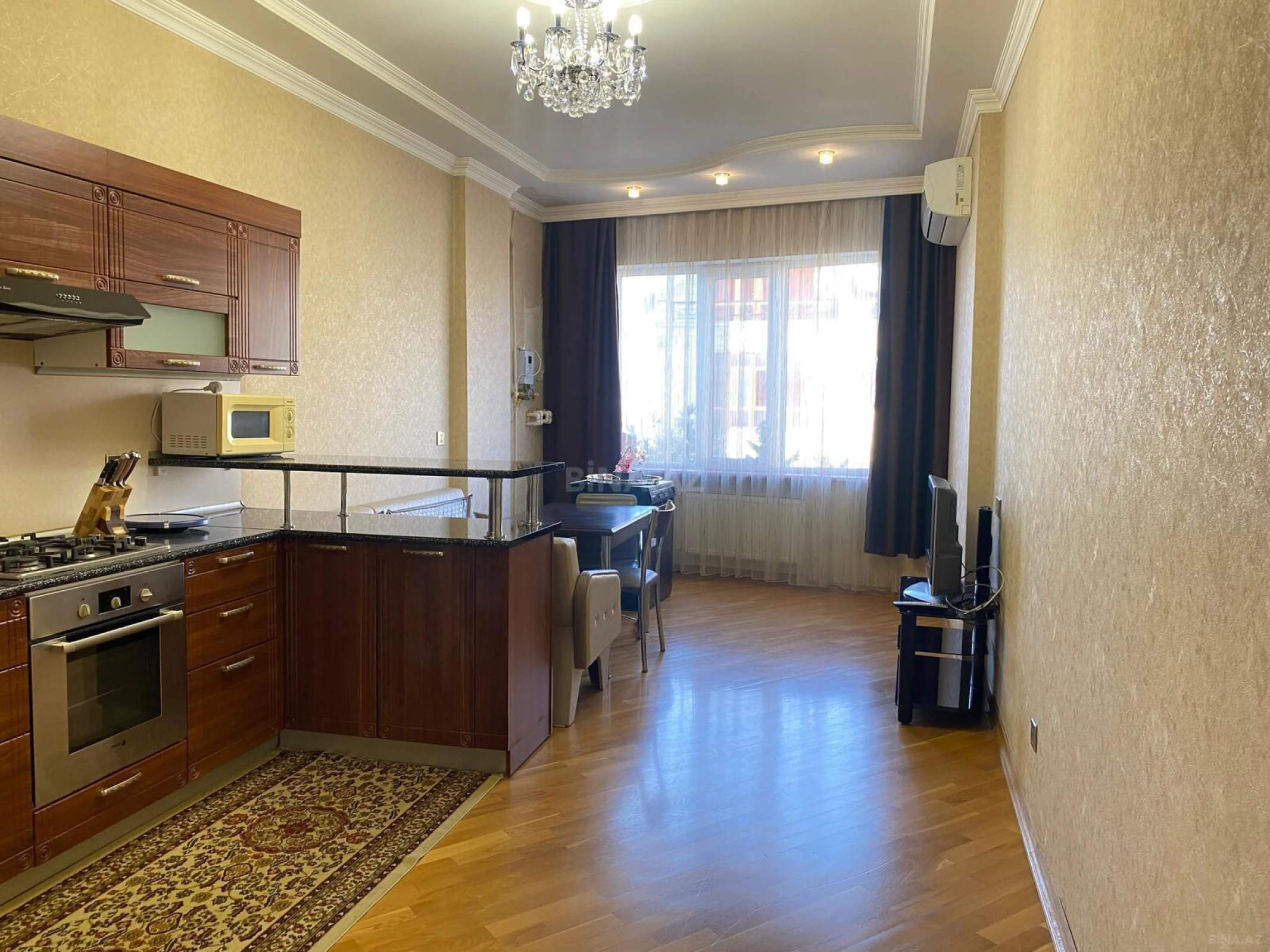 Kirayə verilir 2 otaqlı mənzil 105 m²