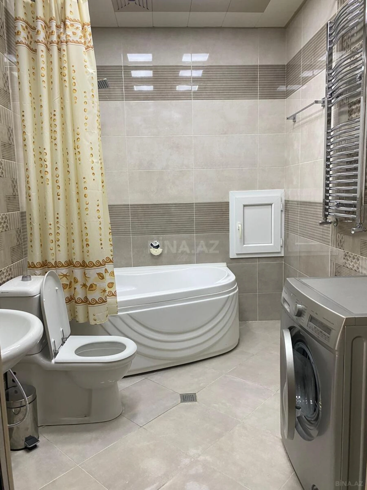 Kirayə verilir 2 otaqlı mənzil 105 m²