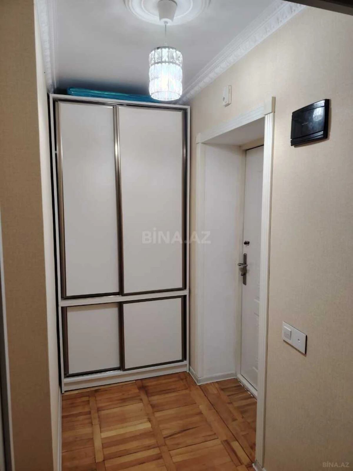 Kirayə verilir 2 otaqlı mənzil 60 m²