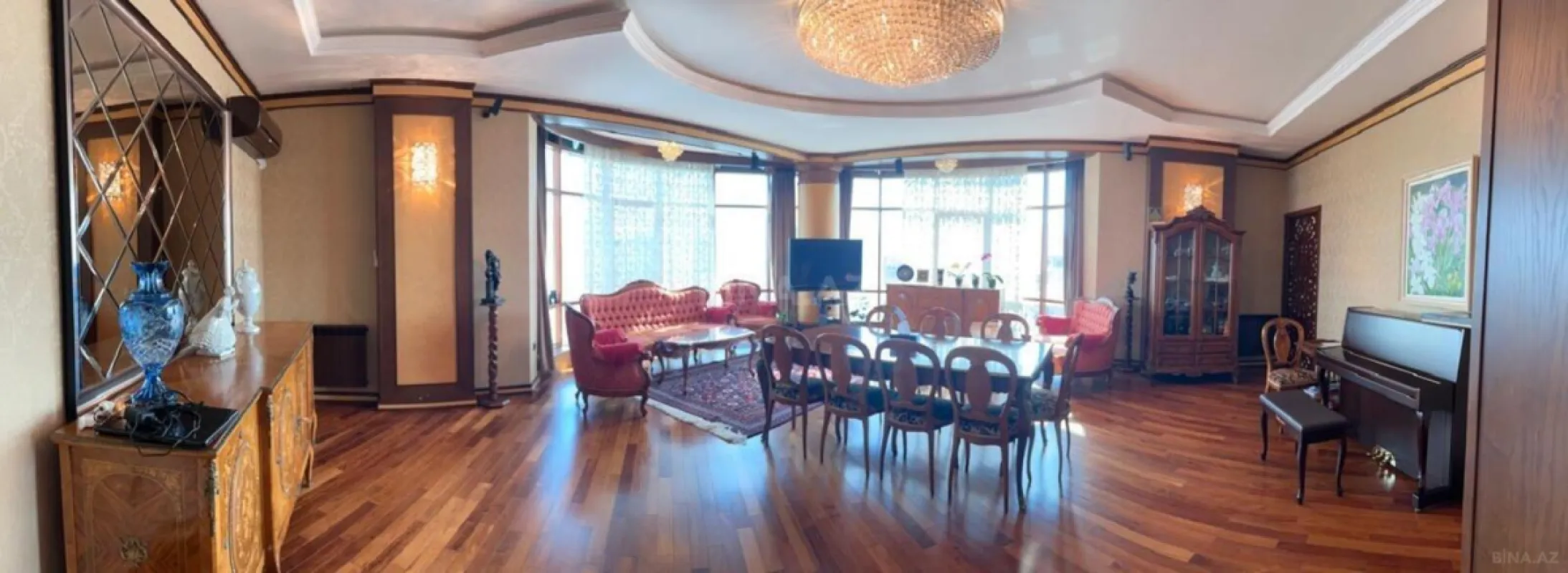 Satılır 4 otaqlı mənzil 220 m²