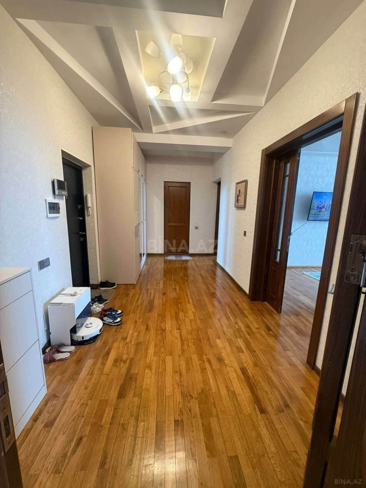 Satılır 2 otaqlı mənzil 101 m²