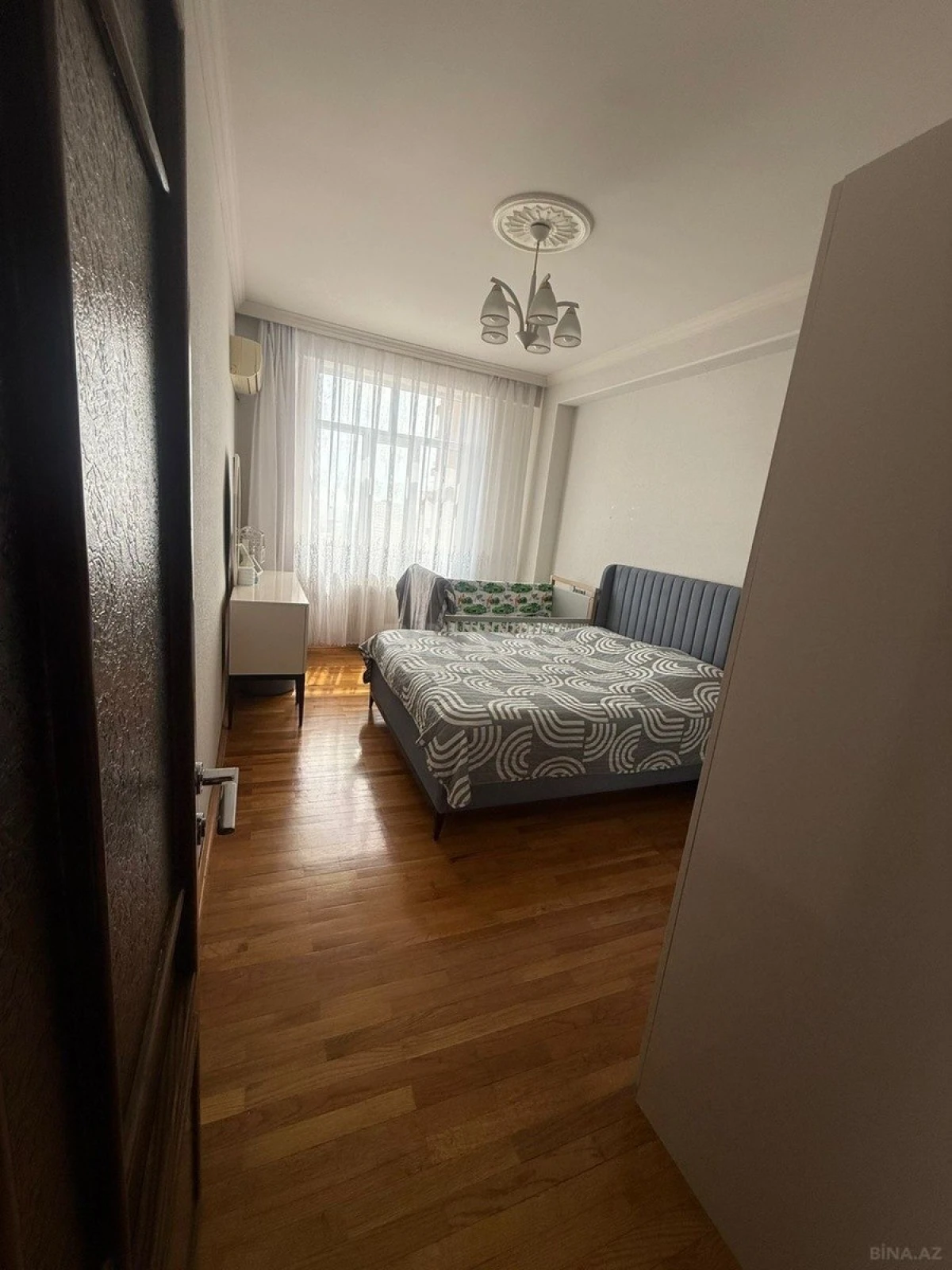 Satılır 2 otaqlı mənzil 101 m²