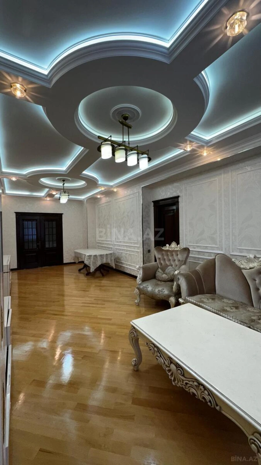 Satılır 4 otaqlı mənzil 170 m²