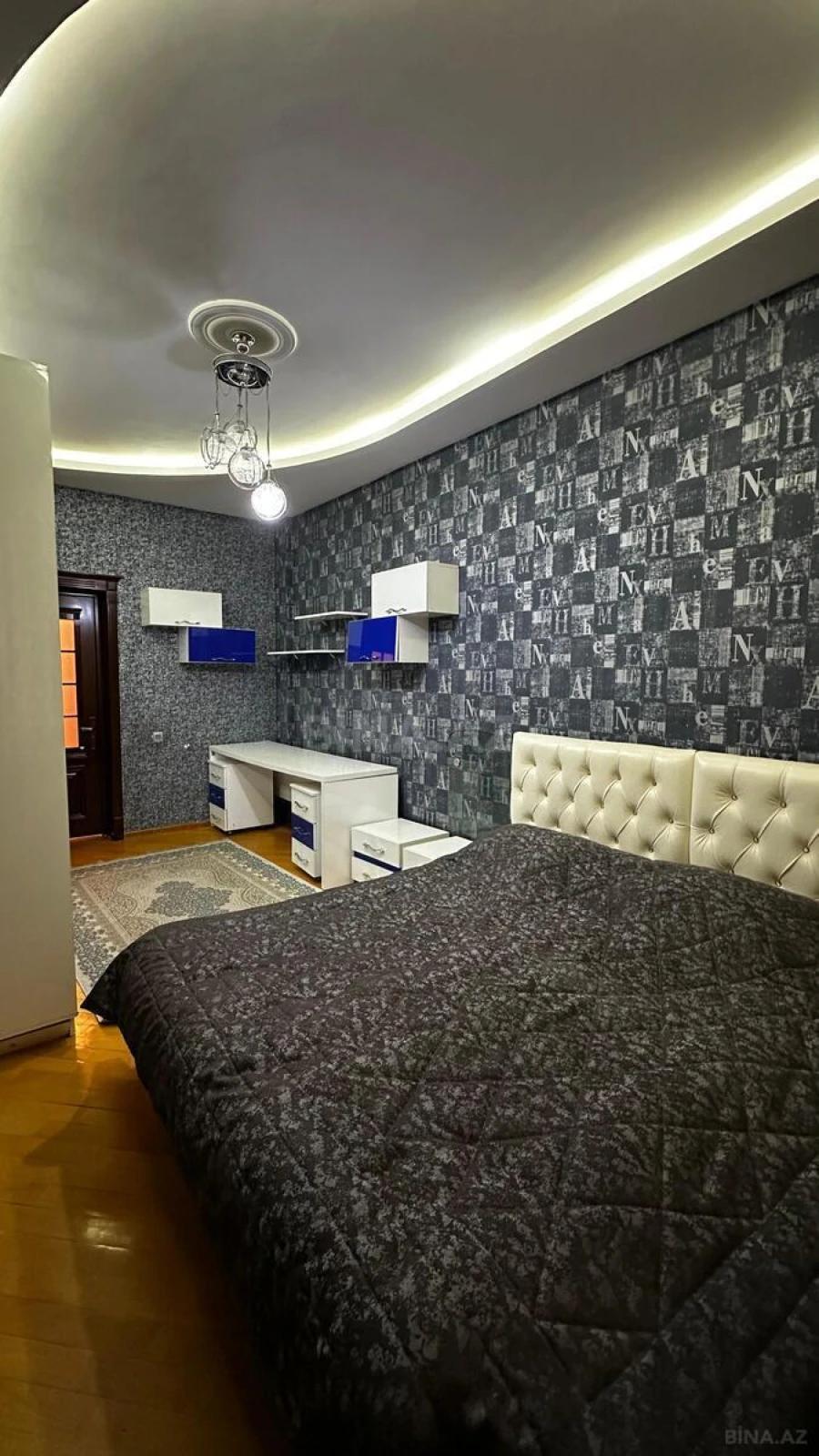 Satılır 4 otaqlı mənzil 170 m²
