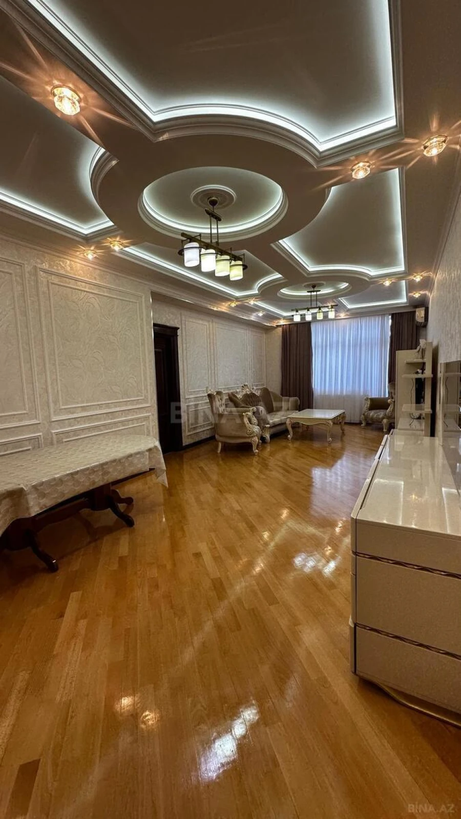 Satılır 4 otaqlı mənzil 170 m²