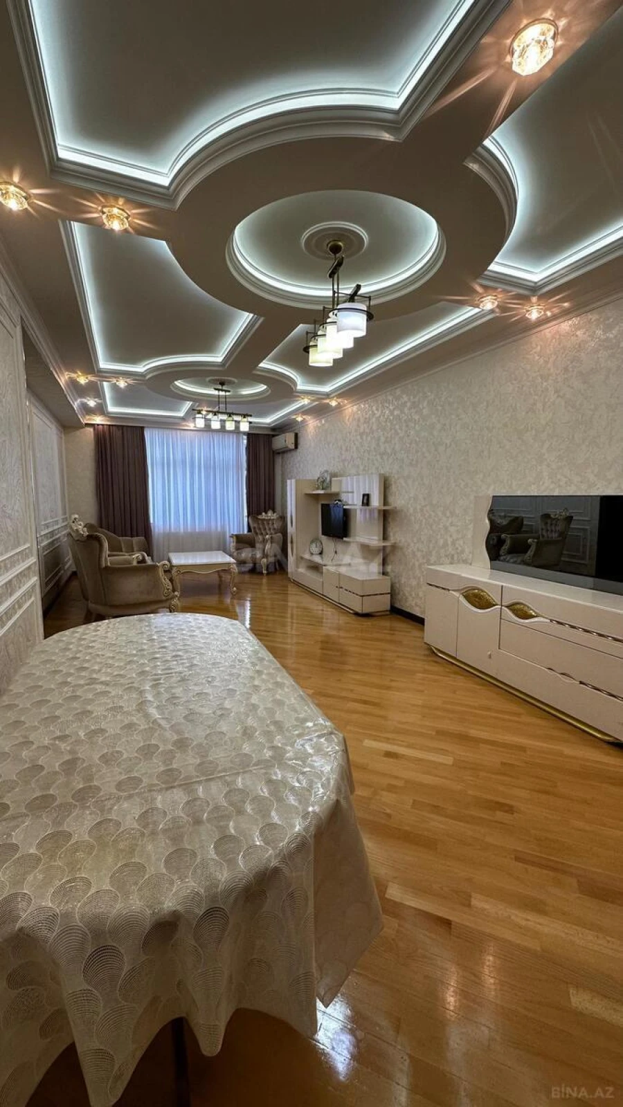 Satılır 4 otaqlı mənzil 170 m²